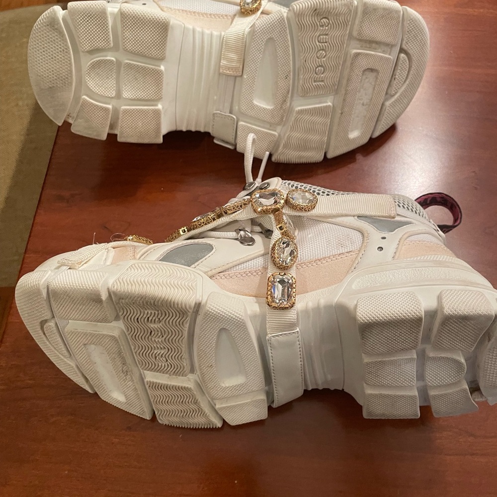 Gucci Women's White Sneakers with Gold Accents - Picture 8 of 10